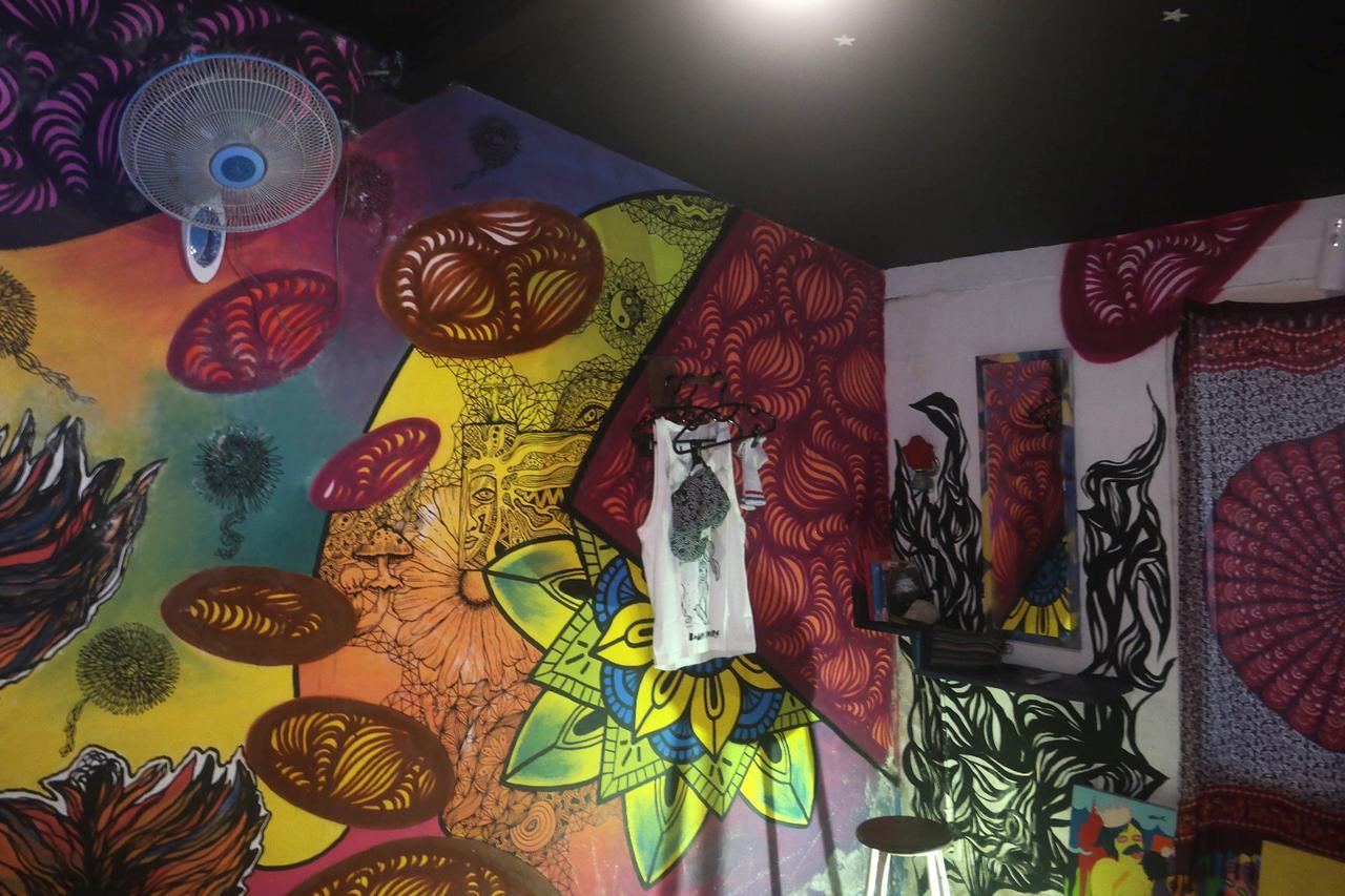 Abrakadabra! Artbnb Yogyakarta Ngoại thất bức ảnh