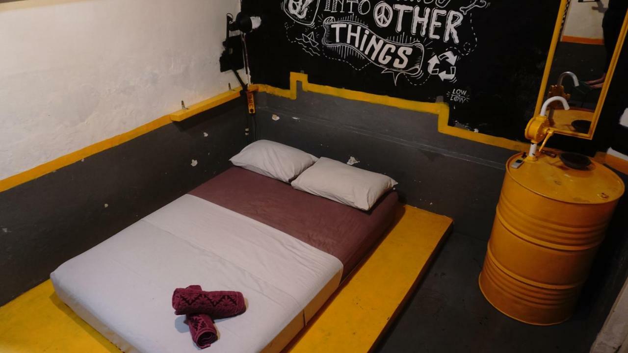 Abrakadabra! Artbnb Yogyakarta Ngoại thất bức ảnh