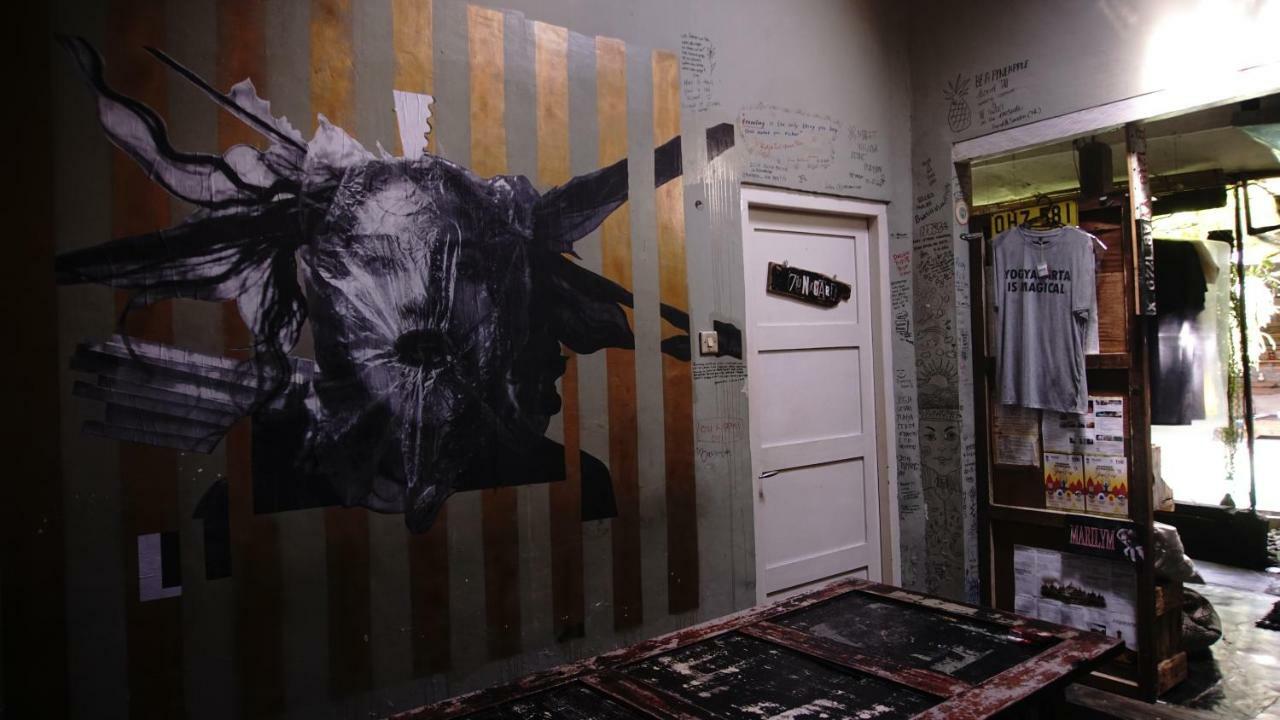 Abrakadabra! Artbnb Yogyakarta Ngoại thất bức ảnh